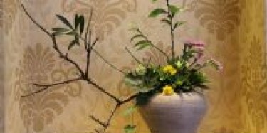 藝術(shù)插花在展廳會場布置設計中的應用